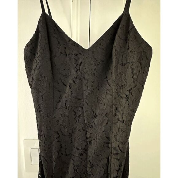 Fame and Partners Lupin Black Lace Maxi Gown with Slit in Size 8 - Picture 2 of 9